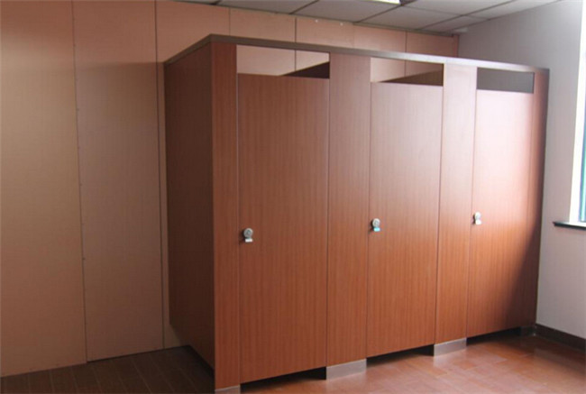 网络公司公共卫生间隔断效果图